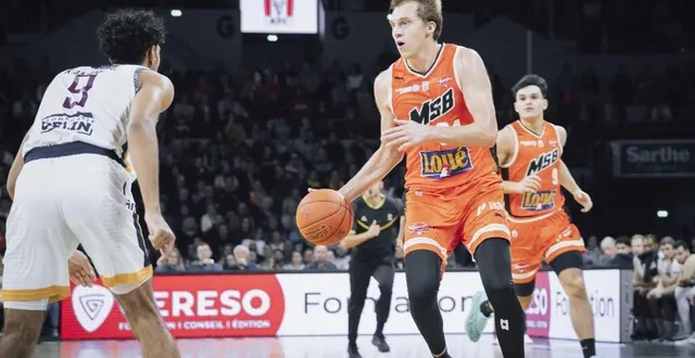 photo  david dileo et les manceaux vont disputer neuf matches avant le début de la betclic elite.  &copy;  archives dominique breugnot 