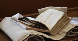 Info insolite  un manuscrit du mont-saint-michel a été retrouvé 200 ans après avoir disparu. il a été restauré et rendu à la ville d’avranches (manche) qui conserve la majeure partie des manuscrits de la merveille dans sa bibliothèque patrimoniale. 
