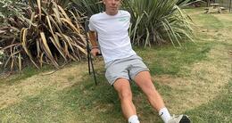 Info insolite  jordan lebacle en plein exercice sur une chaise. 