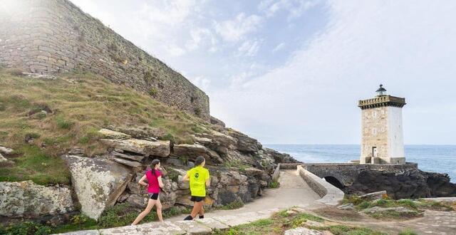 photo courir dans des paysages hors du commun : l’espace finis’trail étoffe ses propositions cette année, avec déjà près d’une trentaine de parcours de trail permanents en ligne. © emmanuel berthier/brest terres océanes