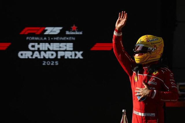 Lewis Hamilton a remporté la course sprint du GP de Chine, le 21 mars 2025. NurPhoto via AFP photo lewis hamilton a remporté la course sprint du gp de chine, le 21 mars 2025. © nurphoto via afp