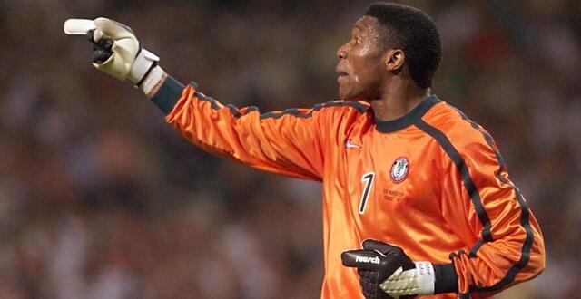 photo le gardien de but peter rufai lors de la rencontre entre le nigeria et le paraguay comptant pour la coupe du monde 1998, le 24 juin à toulouse. © jean-loup gautreau / afp