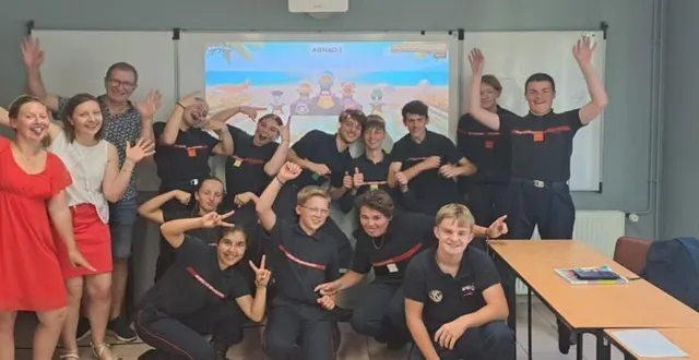 photo  les jeunes sapeurs-pompiers en formation.  &copy;  ouest-france 