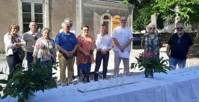 photo  les artistes autour du président, eric wagner.  &copy;  co 