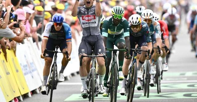photo jasper philipsen ici devant biniam girmay ont remporté tous les deux trois étapes sur le tour de france 2024. © afp