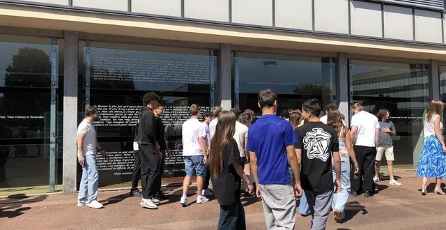 photo  au lycée alain d’alençon, les élèves ont pris connaissance de leurs résultats au baccalauréat ce vendredi 4 juillet 2025.  &copy;  ouest-france 
