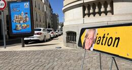 Info insolite  place lionel-lecouteux, dans le centre-ville du mans (sarthe), trône désormais un panneau « dave iation ». 
