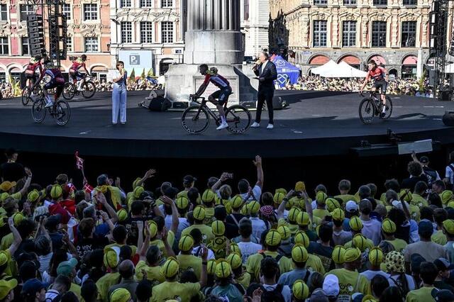 Ce jeudi 3 juillet 2025, à la présentation des coureurs du Tour de France 2025. Martin ROCHE / Ouest-France photo ce jeudi 3 juillet 2025, à la présentation des coureurs du tour de france 2025. © martin roche / ouest-france