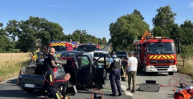 photo  une collision entre deux voitures s’est produite à colombiers vendredi 4 juillet 2025.  &copy;  ouest-france 