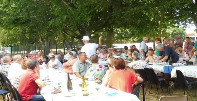 photo  lors du repas de fin de saison des randonneurs.  &copy;  co 