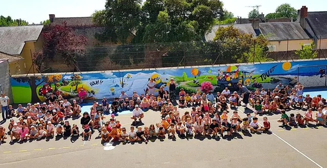 photo  pour marquer cette réalisation artistique collective, le nombre 2025 a été formé.  &copy;  le maine libre 