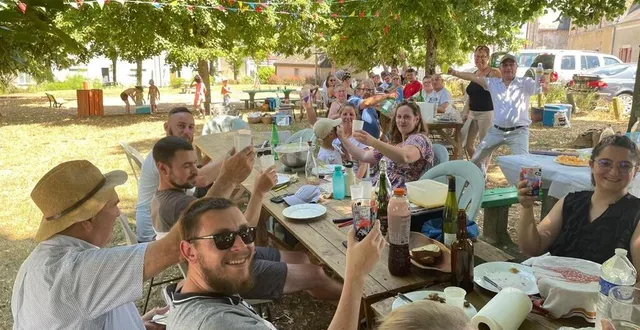 photo  la fête des voisins a rassemblé 70 personnes à crosmières le dimanche 29 juin 2025.  &copy;  le maine libre 