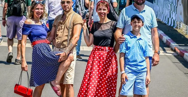 photo  cécile est venue en famille de bretagne. leur tenue, ils y ont réfléchi pendant plusieurs jours.  &copy;  le maine libre - yvon loué 