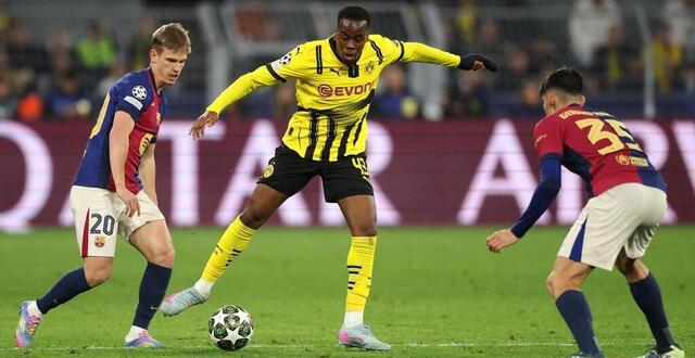 photo jamie bynoe-gittens face au fc barcelone à l’occasion d’un match de ligue des champions. © getty images via afp