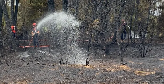 photo  un feu en plein dans le lotissement des rochères a pris samedi après-midi.  &copy;  le maine libre 