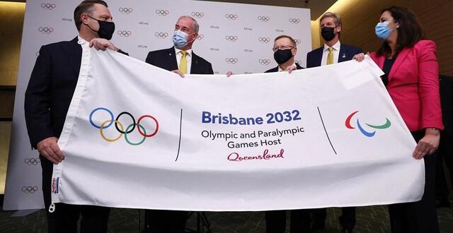 photo les membres de la délégation de brisbane après de l’annonce de la ville hôte des jeux olympiques d’été de 2032 lors de la 138e session du cio à l’hôtel okura le 21 juillet, 2021 à tokyo, au japon. © toru hanai/ afp