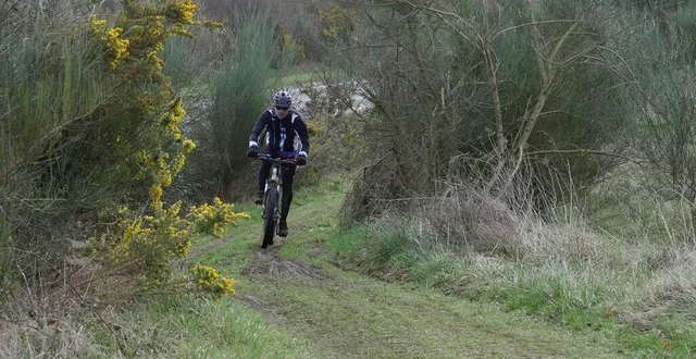 photo  un participant à la 6e édition des 24 heures du vtt bélinois a été victime d’un arrêt cardiaque, samedi 5 juillet 2025 (photo d’illustration).  &copy;  archives ouest-france 
