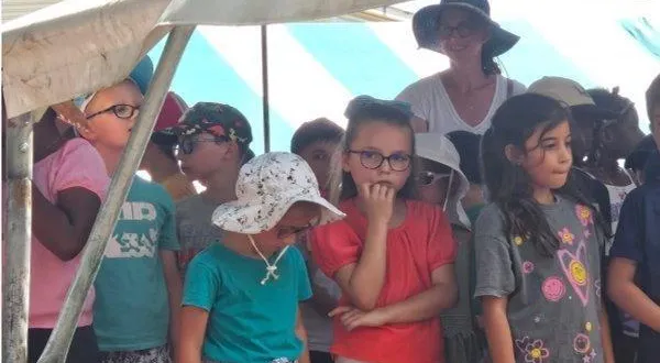 photo  une fête des écoles sous la canicule.  &copy;  le maine libre 