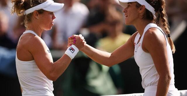 photo laura siegemund (à gauche) congratule solana sierra. © afp