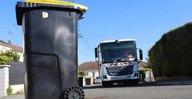 photo  le service prévention et gestion des déchets a décidé de récupérer la gestion de la facturation. une opération qui n’est pas sans connaître quelques soucis et des conséquences.  &copy;  ouest-france 