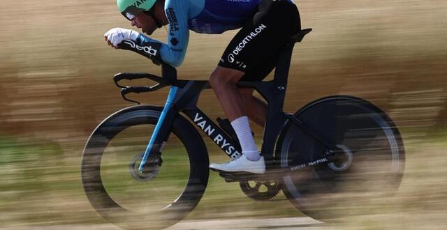 photo  le coureur de la decathlon-ag2r la mondiale, bastien tronchon, ici à l’image, lors du contre-la-montre du dernier critérium du dauphiné  ©  anne-christine poujoulat / afp 