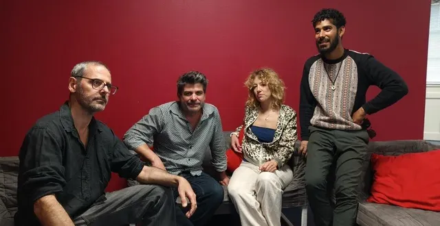 photo  le groupe trans kabar, emmené par stéphane hoareau (deuxième à partir de la gauche), donne un concert au château de montgeoffroy ce samedi 12 juillet.  &copy;  dr 