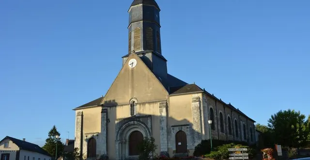 photo  les fenêtres de l’église de bazoches-sur-hoëne (orne) vont être remplacées et la porte côté rue sera restaurée.  &copy;  ouest-france 