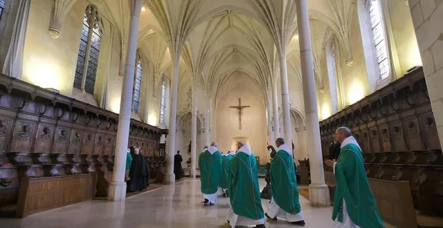 photo  lors de la messe du matin et les vêpres à 17 h, il sera possible d’entendre les participants à la session grégorienne de l’abbaye de solesmes.  &copy;  michel ogier 