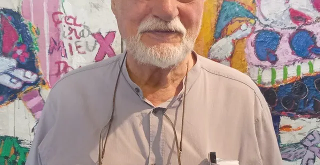 photo  tardivo, à la grange du gasseau, devant l’une de ses œuvres.  &copy;  ouest-france 