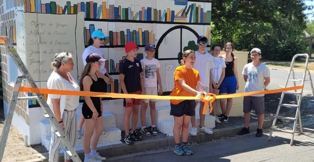 photo  gaëlle, l’animatrice du csi l’atelier de saint-georges-sur-loire a été désignée pour couper le ruban.  &copy;  co 