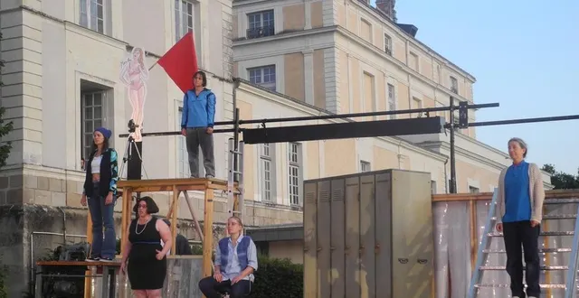 photo  la pièce «les midinettes» a été jouée devant plus de 200 personnes.  &copy;  co 