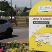 photo la ville d’athis-val-de-rouvre est décorée aux couleurs du tour de france 2025.