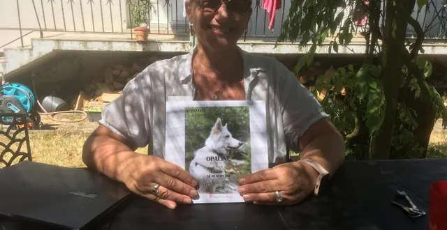 photo  jo inzani présentant son nouveau roman « opaline, la rencontre ».  &copy;  co 