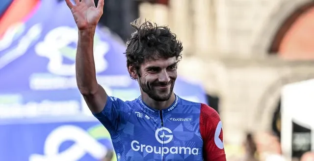 photo  guillaume martin-guyonnet roçulera dans sa commune de sainte-honorine-la-chardonne.  &copy;  martin roche / ouest-france 