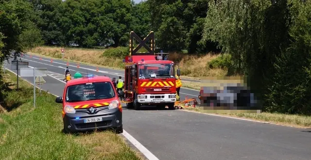 photo  ce 8 juillet 2025, un véhicule a percuté un arbre, à segré (maine-et-loire). le conducteur âgé de 54 ans serait grièvement blessé.  &copy;  ouest-france 
