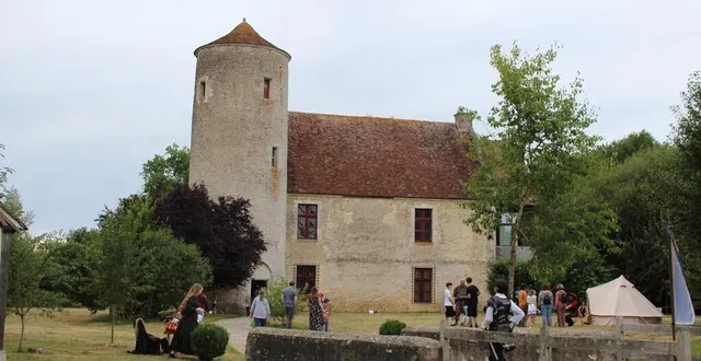 photo  une plongée fantastique et historique au xive siècle devant la tour aux anglais, à aunou-le-faucon.  &copy;  ouest-france 