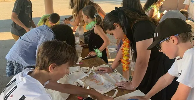 photo  dernière soirée entre élèves de cm2.  &copy;  le maine libre 