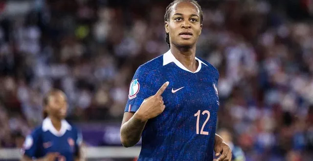 photo  marie-antoinette katoto, ici célébrant l’ouverture du score face à l’angleterre.  &copy;  bildbyran / afp 