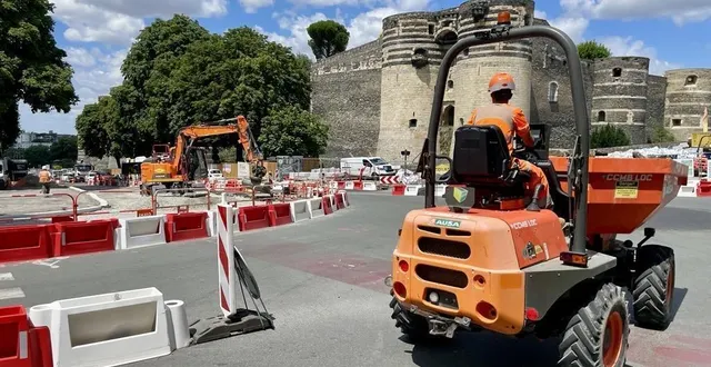 photo  angers, place de l’académie, 8 juillet 2025. les travaux se concentrent dans la partie basse du carrefour. il sera interdit à la circulation pendant la seconde phase à partir du 15 juillet.  &copy;  co - anthony pasco 