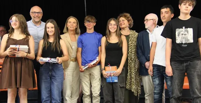 photo  les élèves du collège raphaël elizé à sablé-sur-sarthe ont remporté le premier prix des travaux en groupe  &copy;  le maine libre 