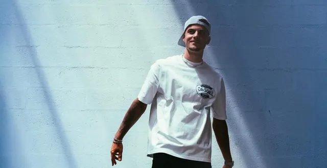 photo  le rappeur bekar a mis l’ambiance durant son concert.  &copy;  archives ouest-france 