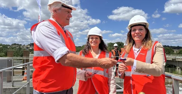 photo  de gauche à droite : stéphane le foll, maire du mans et président de le mans métropole et sandra andreu, directrice générale d’otv ; lors de la pose de la première pierre, mardi 8 juillet 2025.  &copy;  ouest-france 