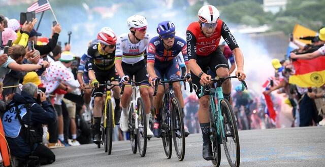 photo  kévin vauquelin est heureux de participer à son deuxième tour de france en roulant à domicile lors de cette première semaine.  ©  bernard papon, pool via reuters 