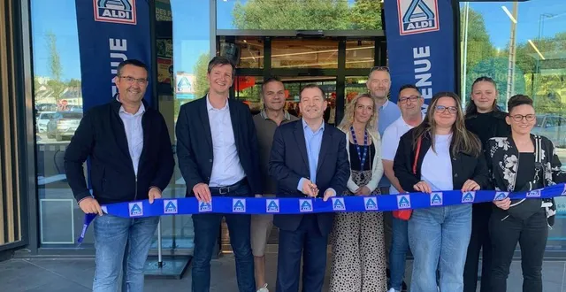photo  mardi 8 juillet au soir, le magasin aldi a été inauguré à la veille de son ouverture.  &copy;  le maine libre 