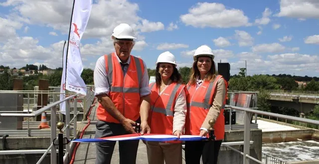 photo  stéphane le foll, maire du mans, sandra andreu, directrice générale de otv, et fabienne bellier-toulouzou, cheffe de cabinet du mans, inaugurent le lancement des travaux.  &copy;  le maine libre 
