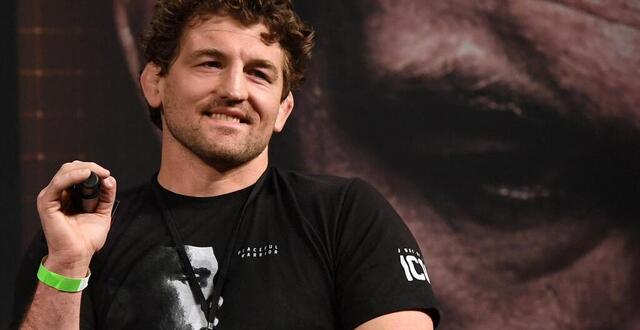 photo  ben askren lors de la conférence de presse avant son combat contre jake paul, le 26 mars 2021.  ©  ethan miller / afp 