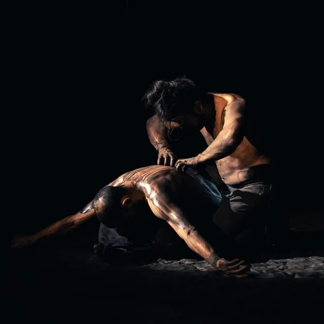 photo « huellas », salle coppélia vendredi 28 novembre 2025.  ©  franck jalouneix