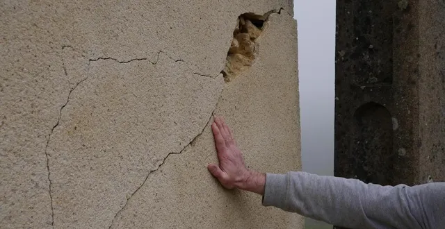 photo  une maison fissurée en raison du retrait-gonflement des argiles.  &copy;  archives ouest-france 
