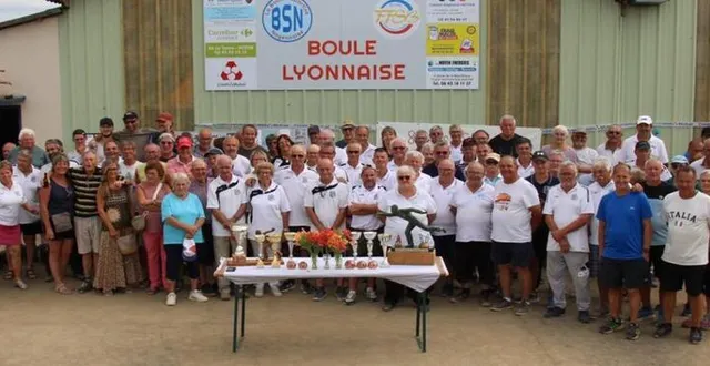 photo  remise des challenges et vin d’honneur à l’issue des deux concours.  &copy;  le maine libre 