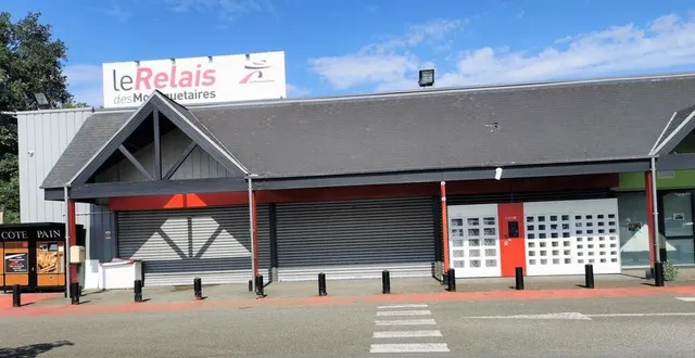 photo  le rideau est baissé depuis plusieurs mois. la maire irène boyer espère trouver une solution de substitution.  &copy;  le maine libre 